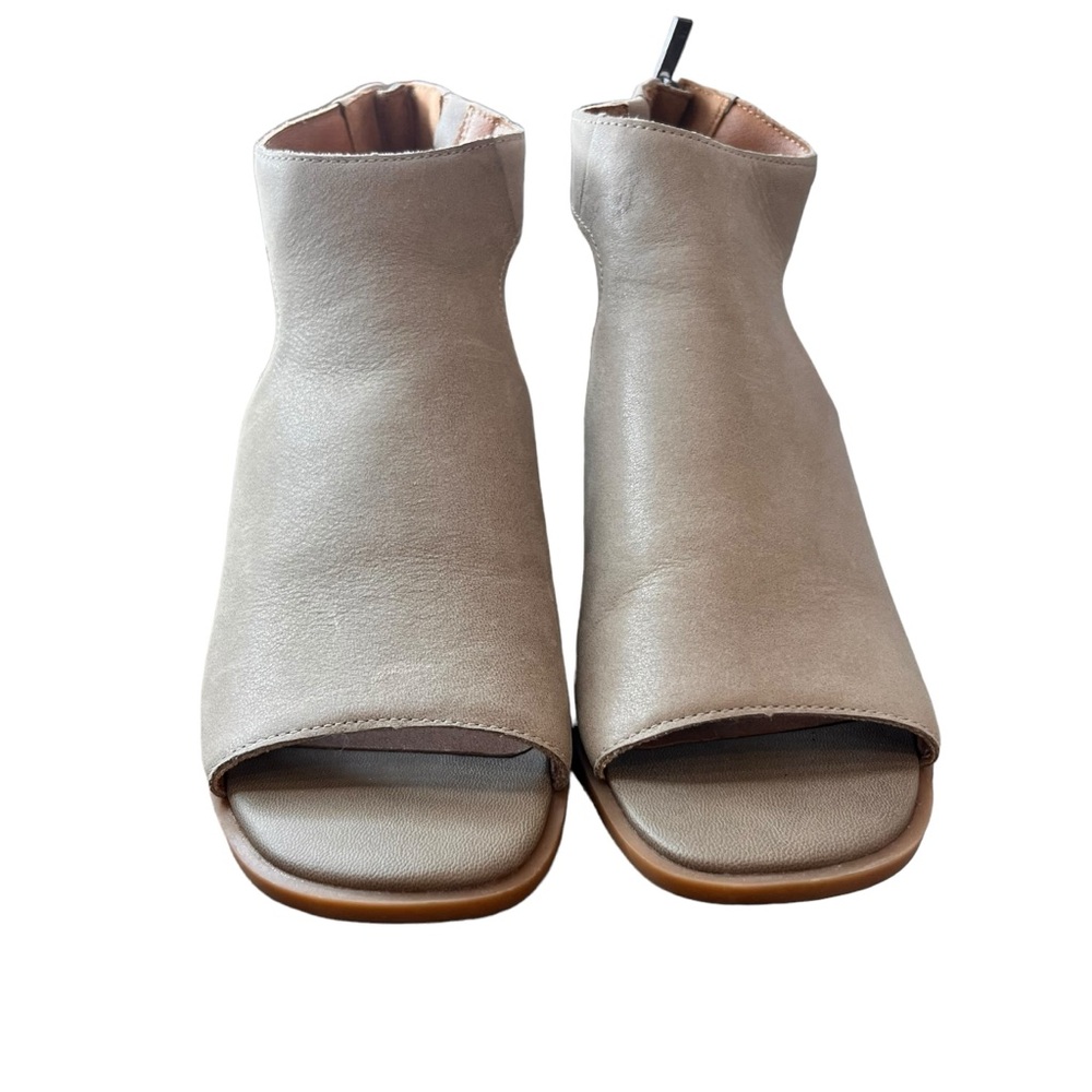 Lucky Brand Saimy Peep Toe Booties Taupe Cutout Block Heel Size 9 - Picture 3 of 11